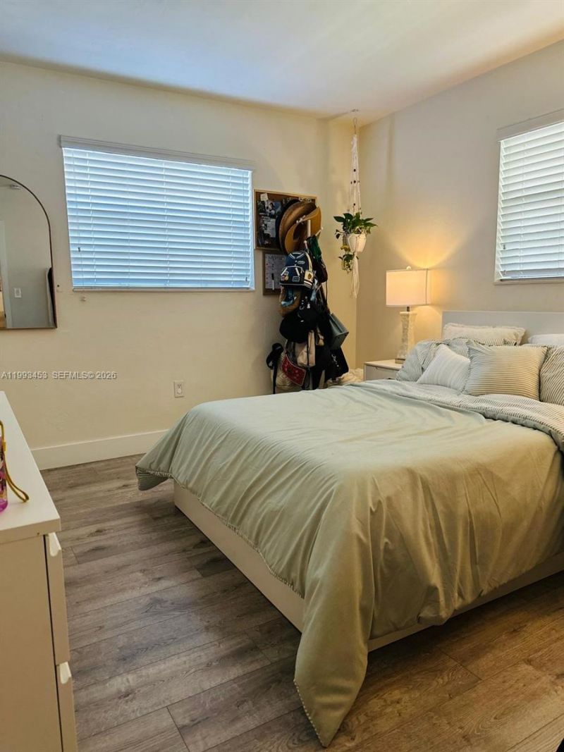 1002 NE 119th St , Unit F, Biscayne Park, FL 33161 Photo