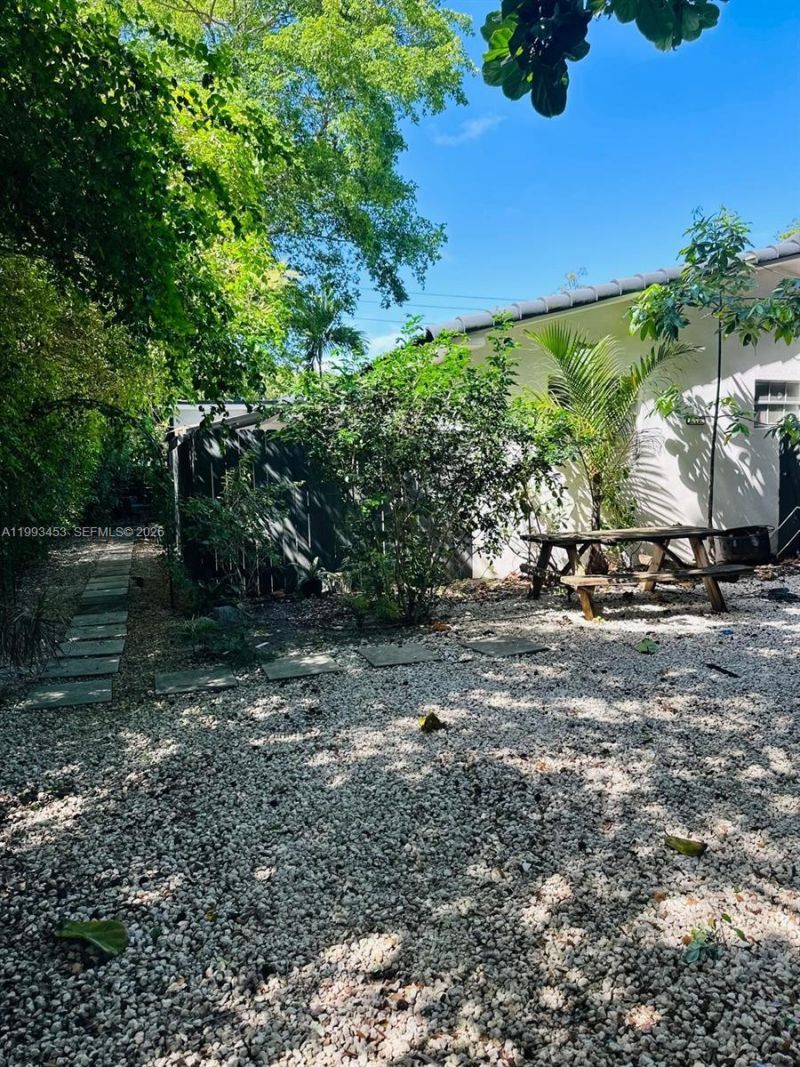 1002 NE 119th St , Unit F, Biscayne Park, FL 33161 Photo