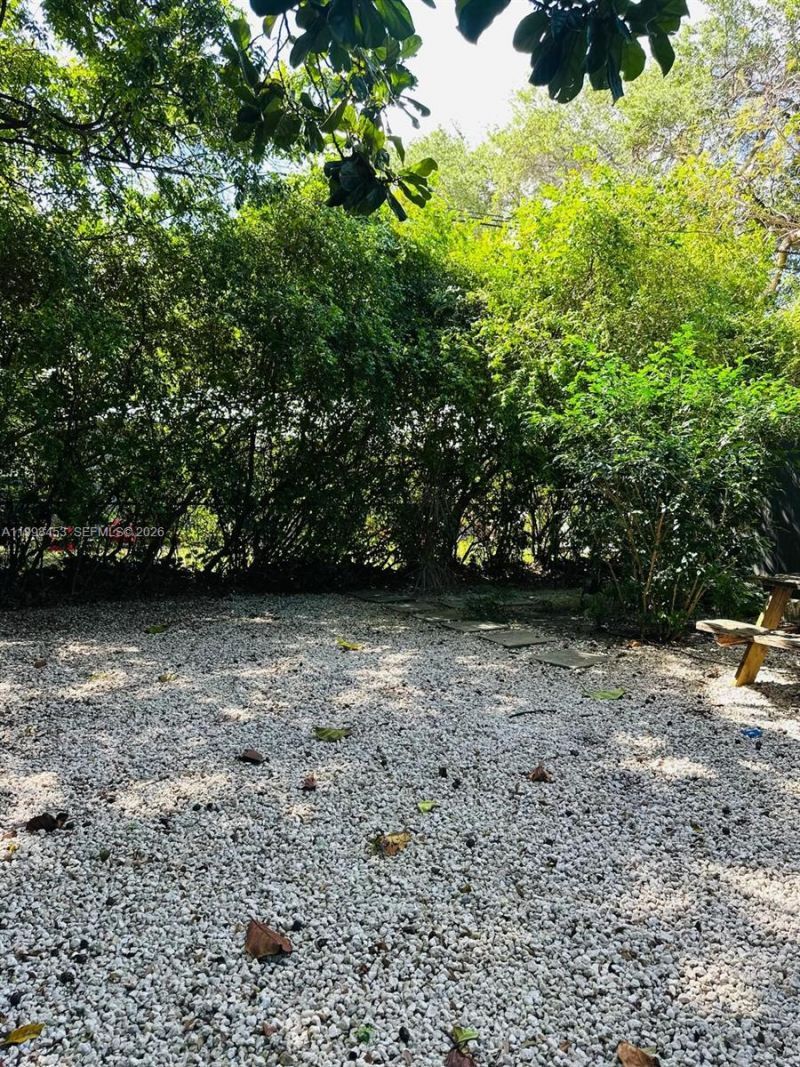 1002 NE 119th St , Unit F, Biscayne Park, FL 33161 Photo