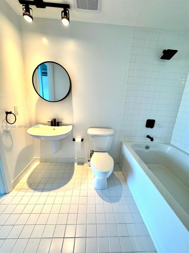 10 SW South River Dr , Unit 1710, Miami, FL 33130 Photo