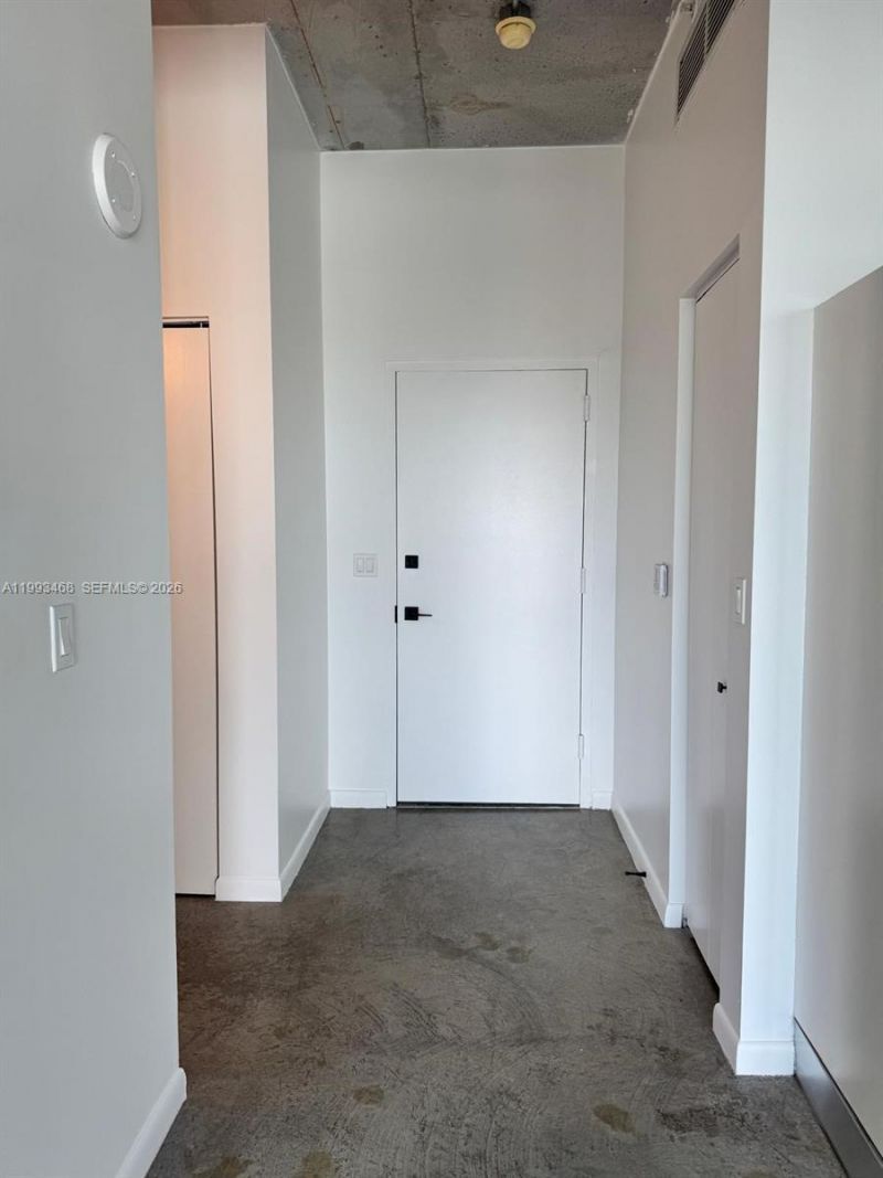 10 SW South River Dr , Unit 1710, Miami, FL 33130 Photo