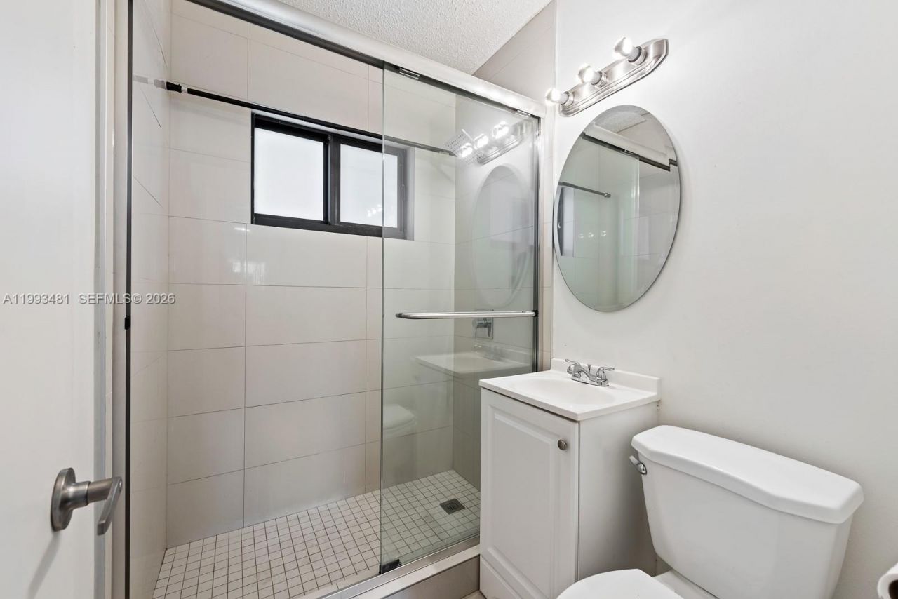 1911 NW 30th St, Unit 4, Miami, FL 33142 Photo