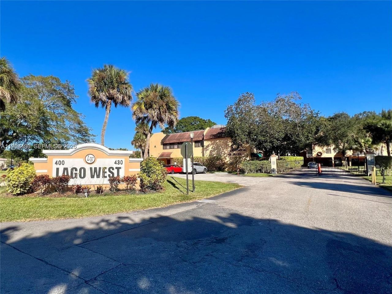 400 Commodore Dr, Unit 101, Plantation, FL 33325 Photo