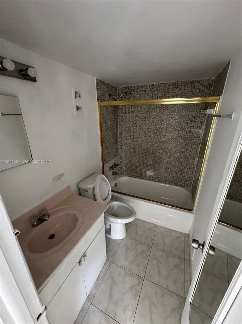 5505 NW 7th St , Unit W202, Miami, FL 33126 Photo