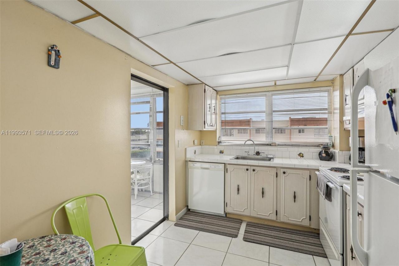 2301 NW 41st Ave, Unit 403, Lauderhill, FL 33313 Photo