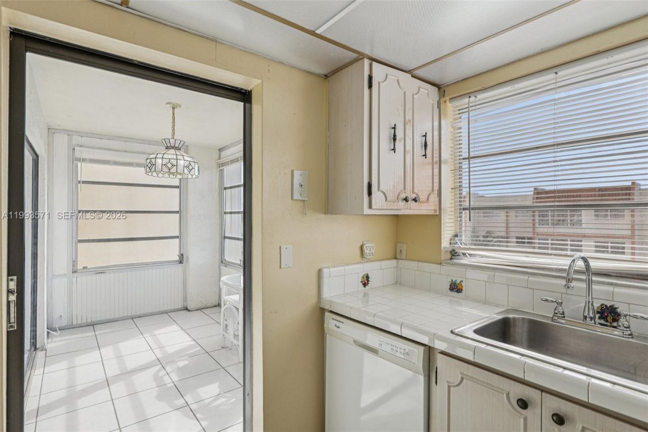 2301 NW 41st Ave, Unit 403, Lauderhill, FL 33313 Photo