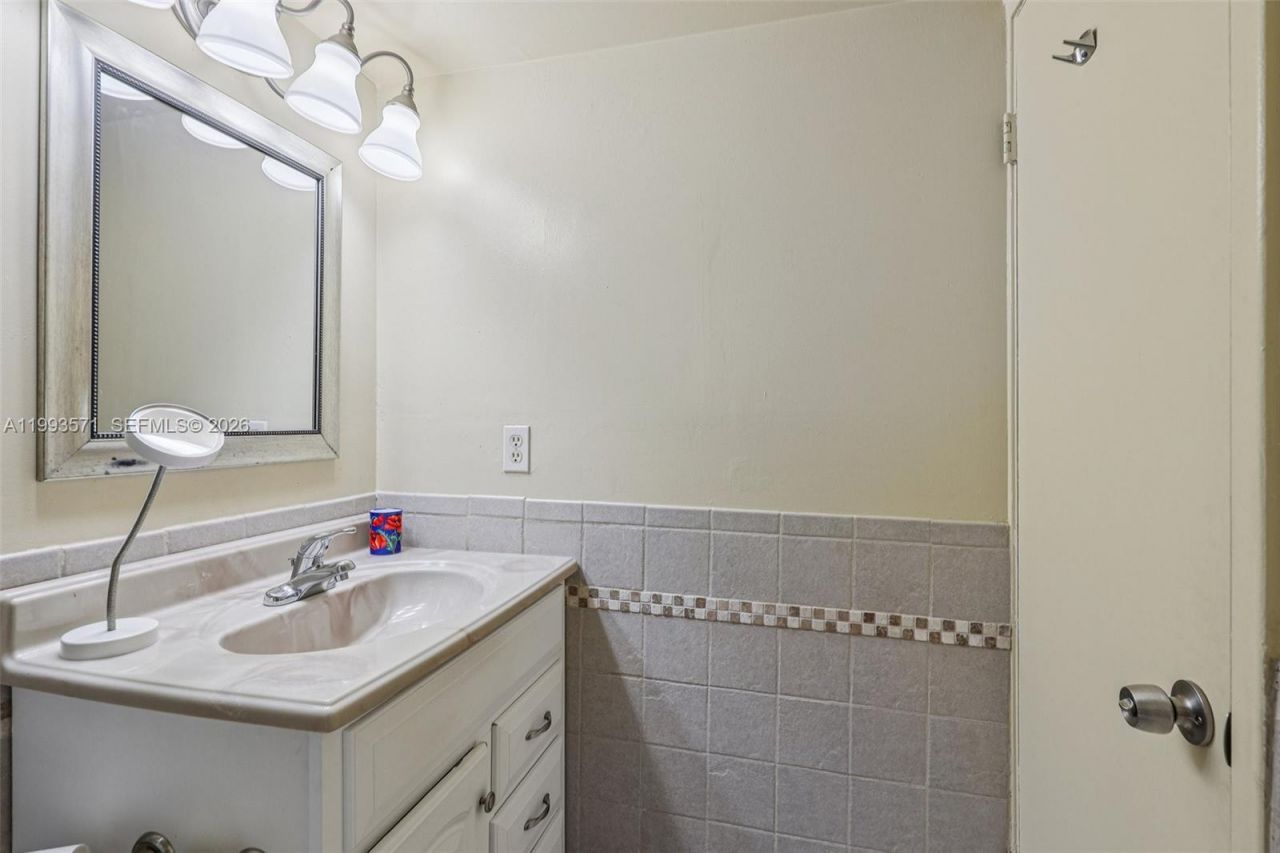2301 NW 41st Ave, Unit 403, Lauderhill, FL 33313 Photo
