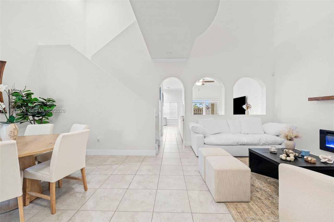 2338 SE 16th Ter, Homestead, FL 33035 Photo