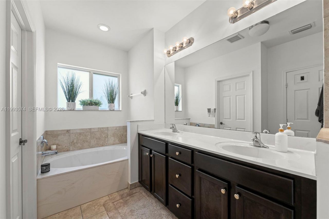 2338 SE 16th Ter, Homestead, FL 33035 Photo