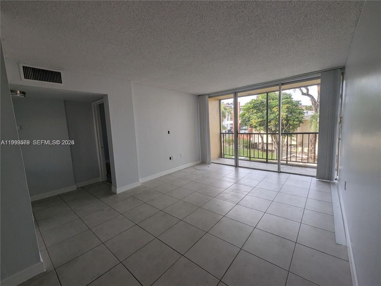 8810 Fontainebleau Blvd , Unit 201, Miami, FL 33172 Photo