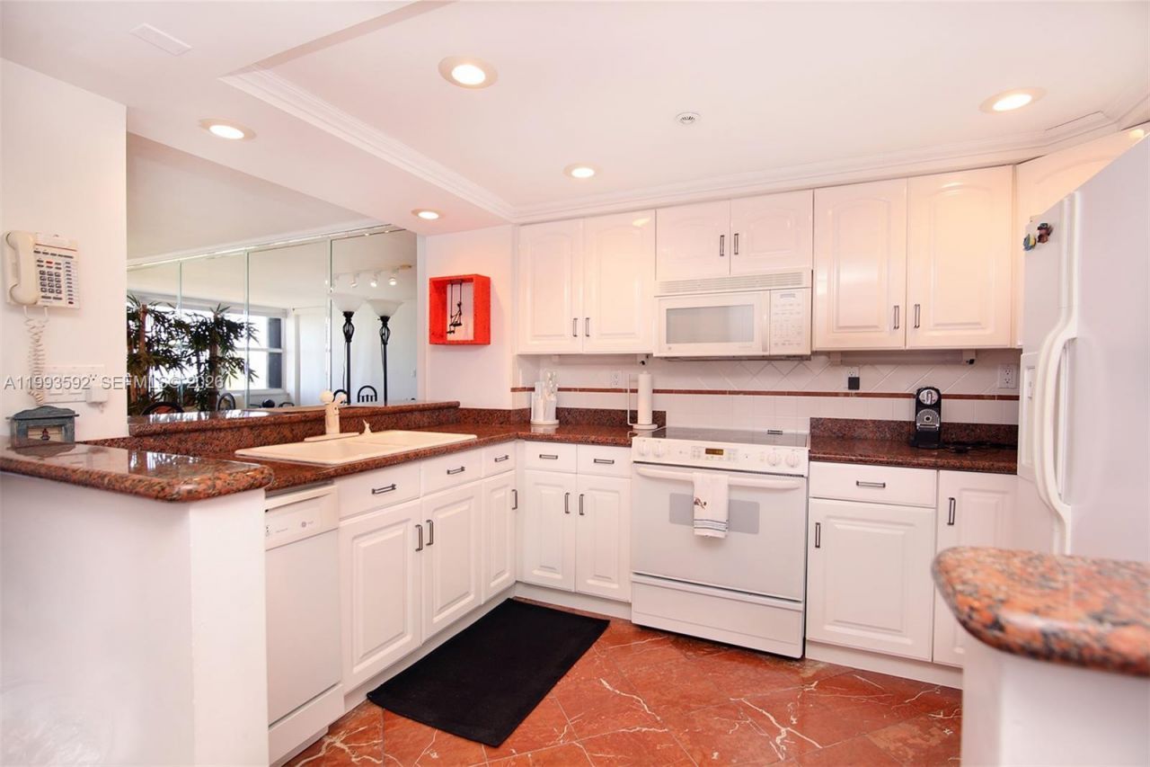 2555 Collins Ave, Unit 703, Miami Beach, FL 33140 Photo