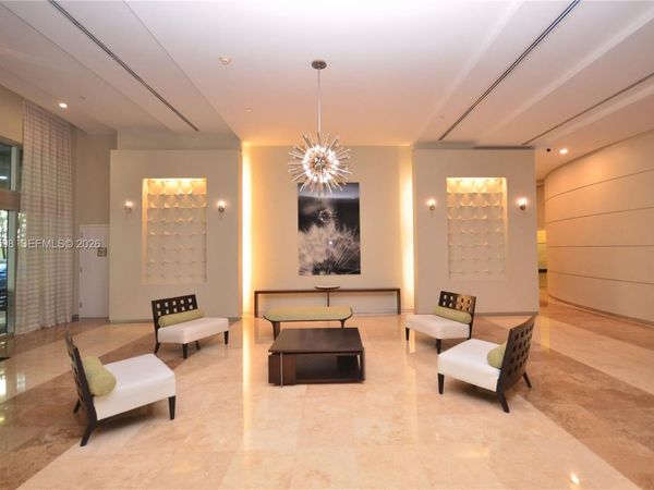 9055 SW 73rd Ct, Unit 1106, Miami, FL 33156