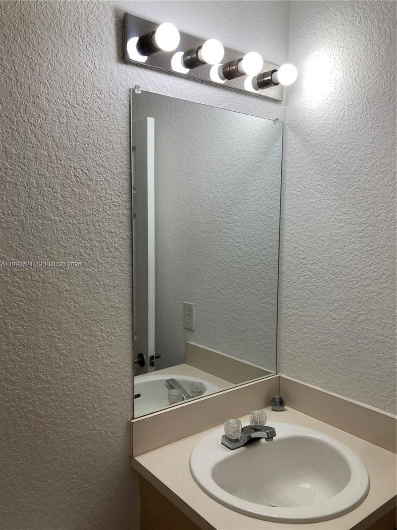 7985 NW 8th St , Unit 105A, Miami, FL 33126 Photo