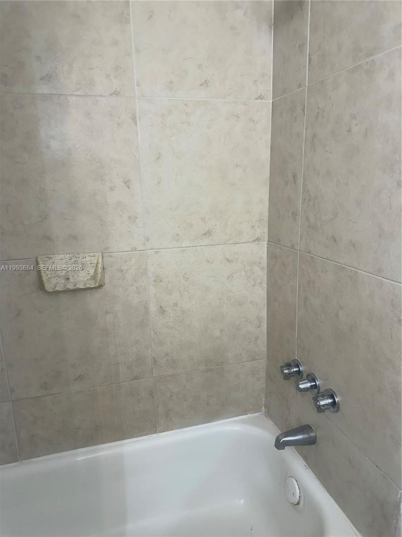 1805 Sans Souci Blvd , Unit 404, North Miami, FL 33181 Photo