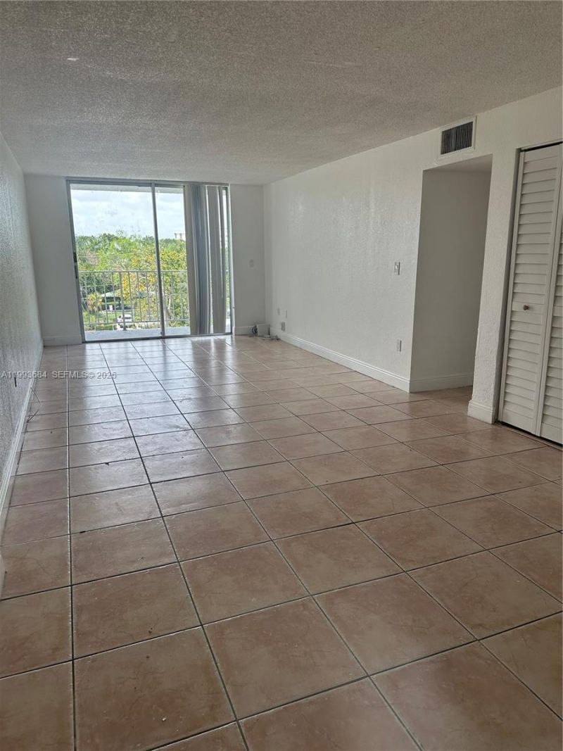 1805 Sans Souci Blvd, Unit 404, North Miami, FL 33181 Photo