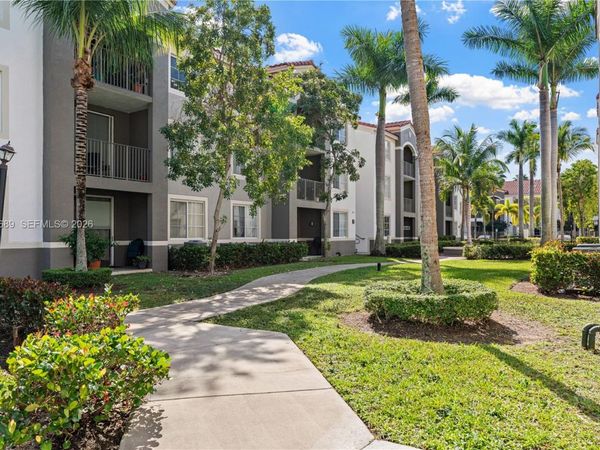 6851 SW 44th St , Unit 305, Miami, FL 33155