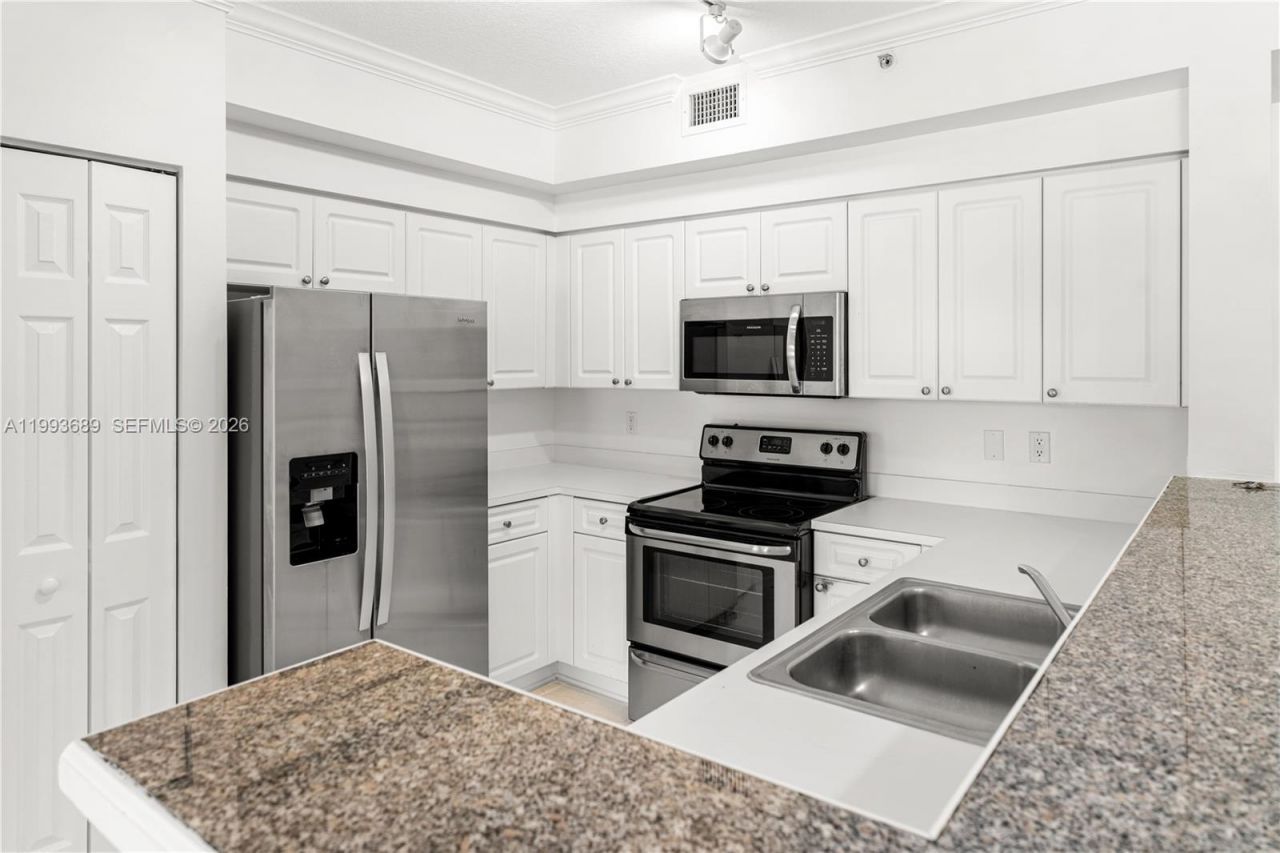 6851 SW 44th St , Unit 305, Miami, FL 33155 Photo