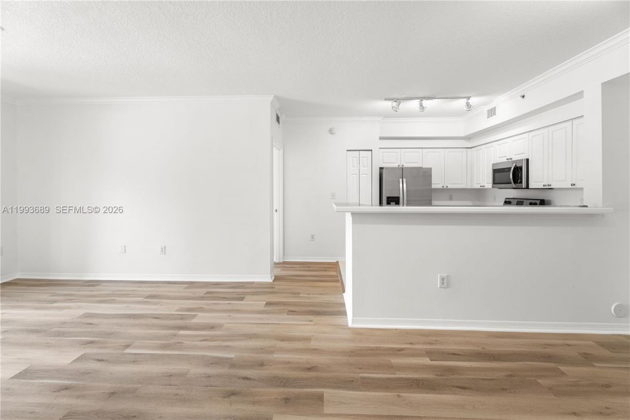 6851 SW 44th St , Unit 305, Miami, FL 33155 Photo