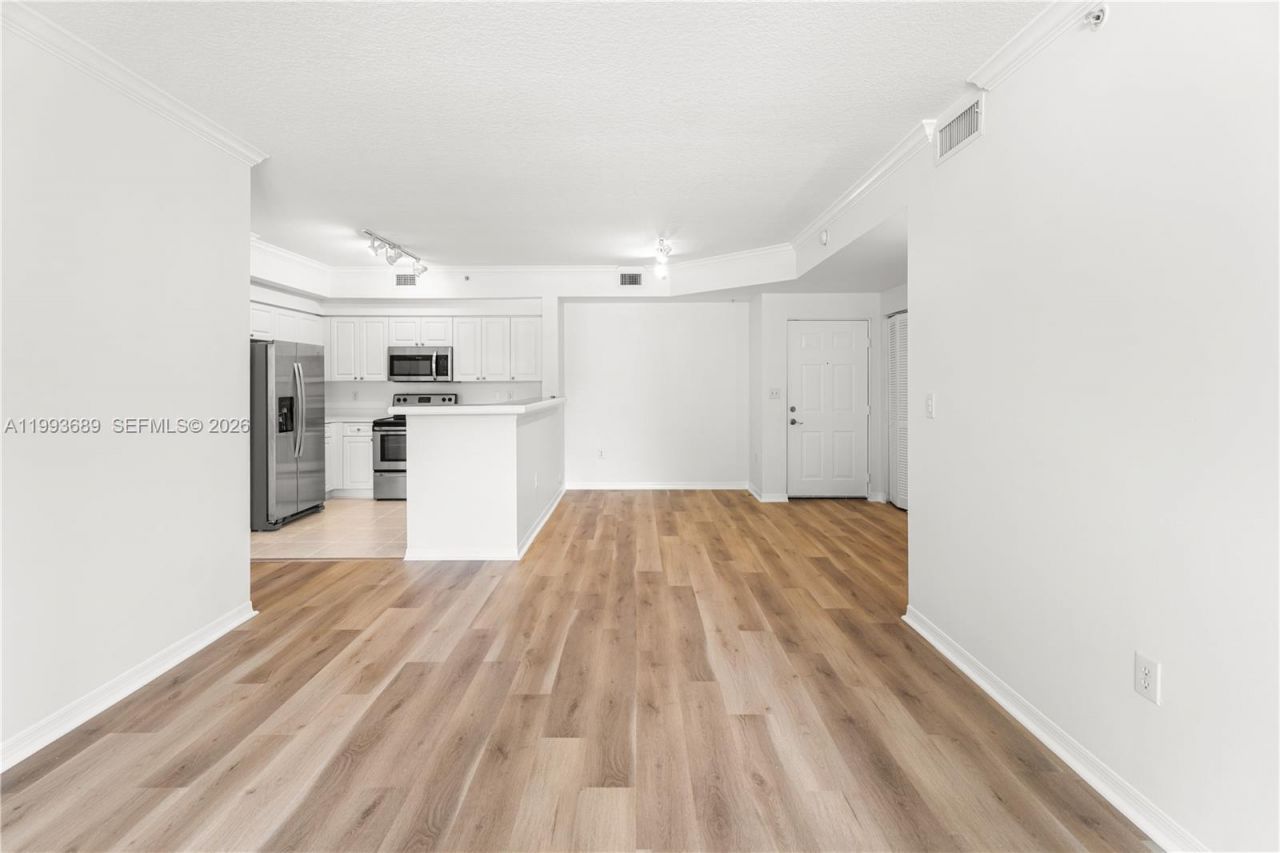 6851 SW 44th St , Unit 305, Miami, FL 33155 Photo