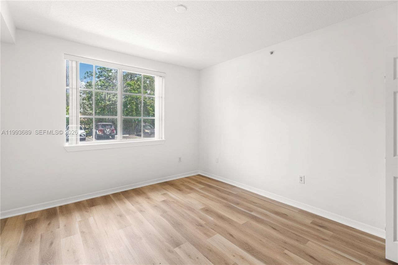 6851 SW 44th St , Unit 305, Miami, FL 33155 Photo