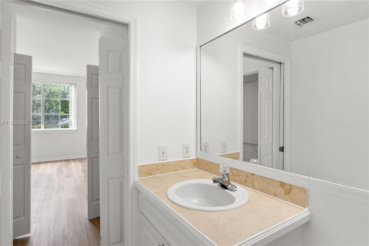 6851 SW 44th St , Unit 305, Miami, FL 33155 Photo