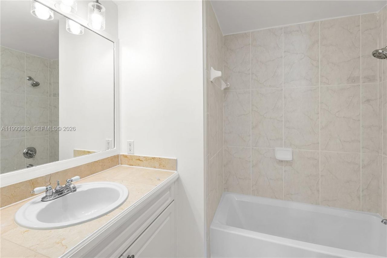 6851 SW 44th St , Unit 305, Miami, FL 33155 Photo