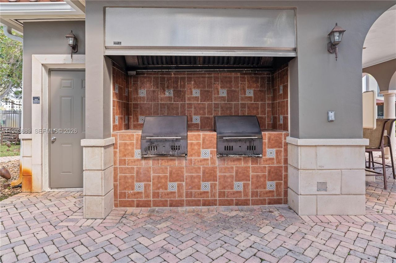 6851 SW 44th St , Unit 305, Miami, FL 33155 Photo