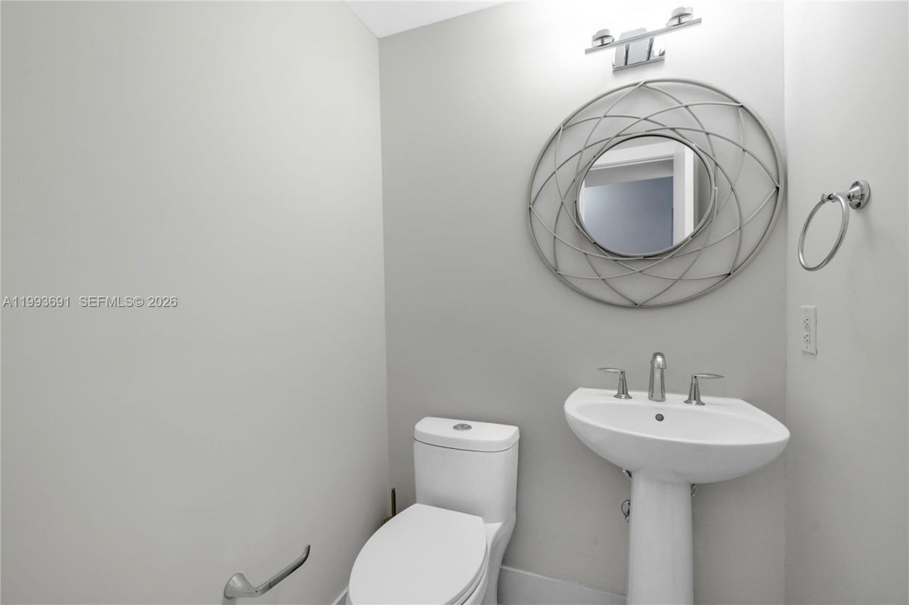 3056 Shipping Ave, Unit 2, Miami, FL 33133 Photo