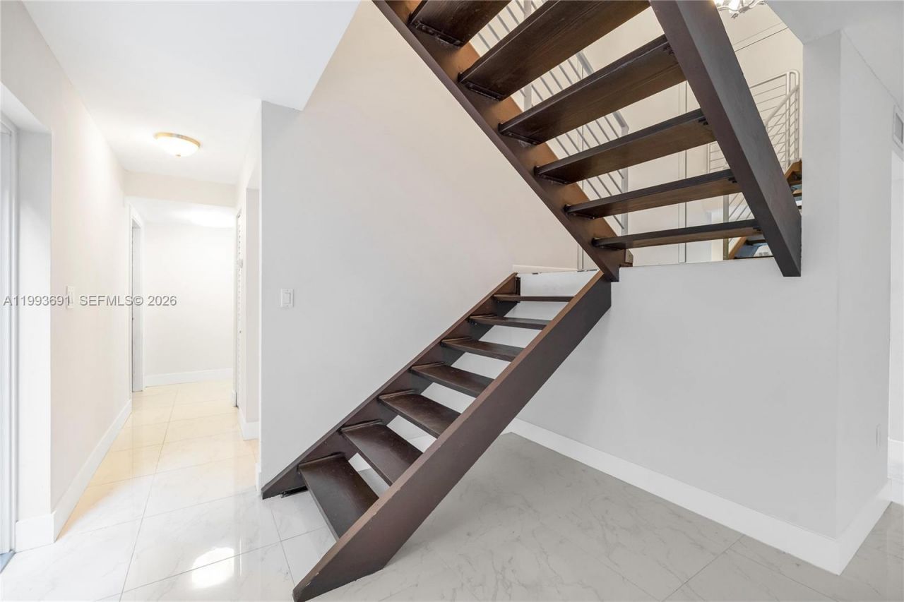 3056 Shipping Ave, Unit 2, Miami, FL 33133 Photo