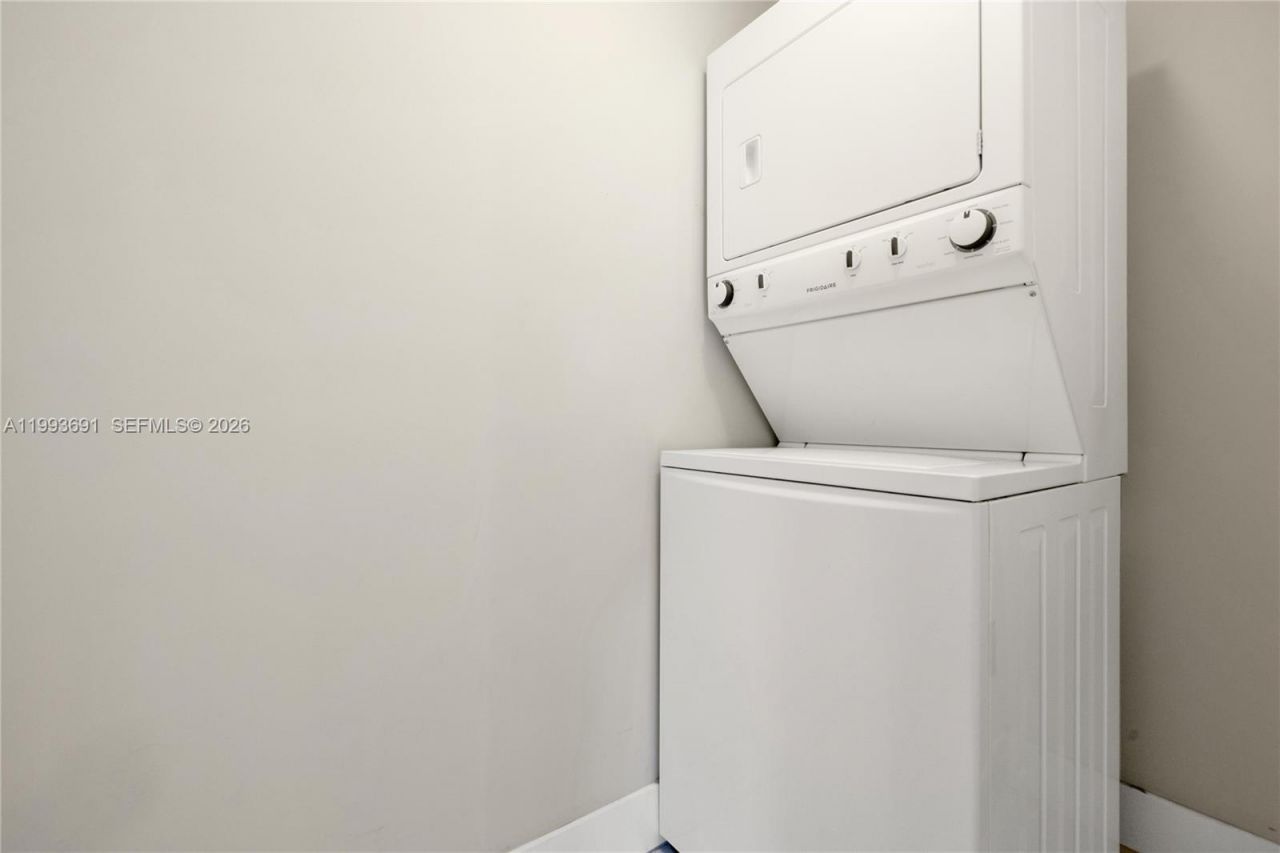 3056 Shipping Ave, Unit 2, Miami, FL 33133 Photo