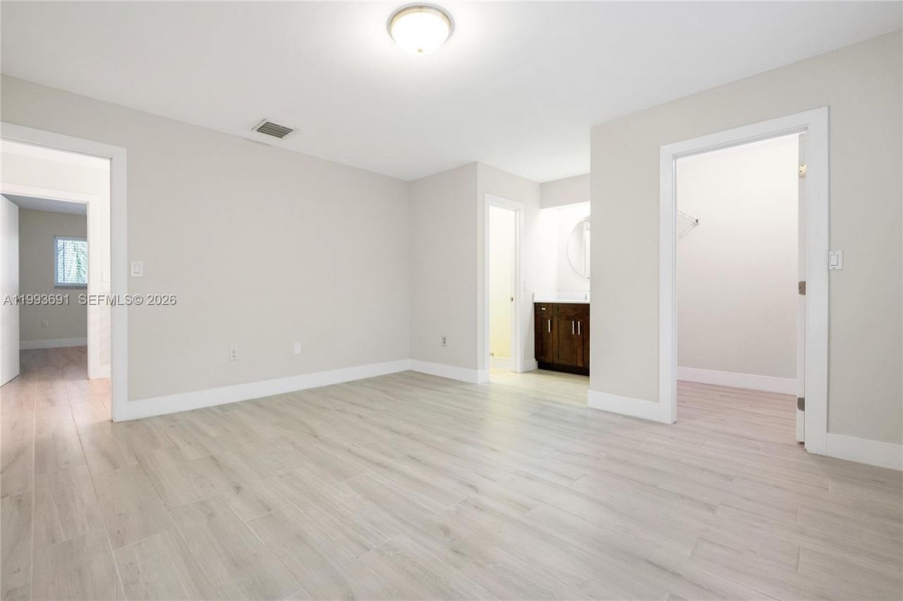 3056 Shipping Ave, Unit 2, Miami, FL 33133 Photo