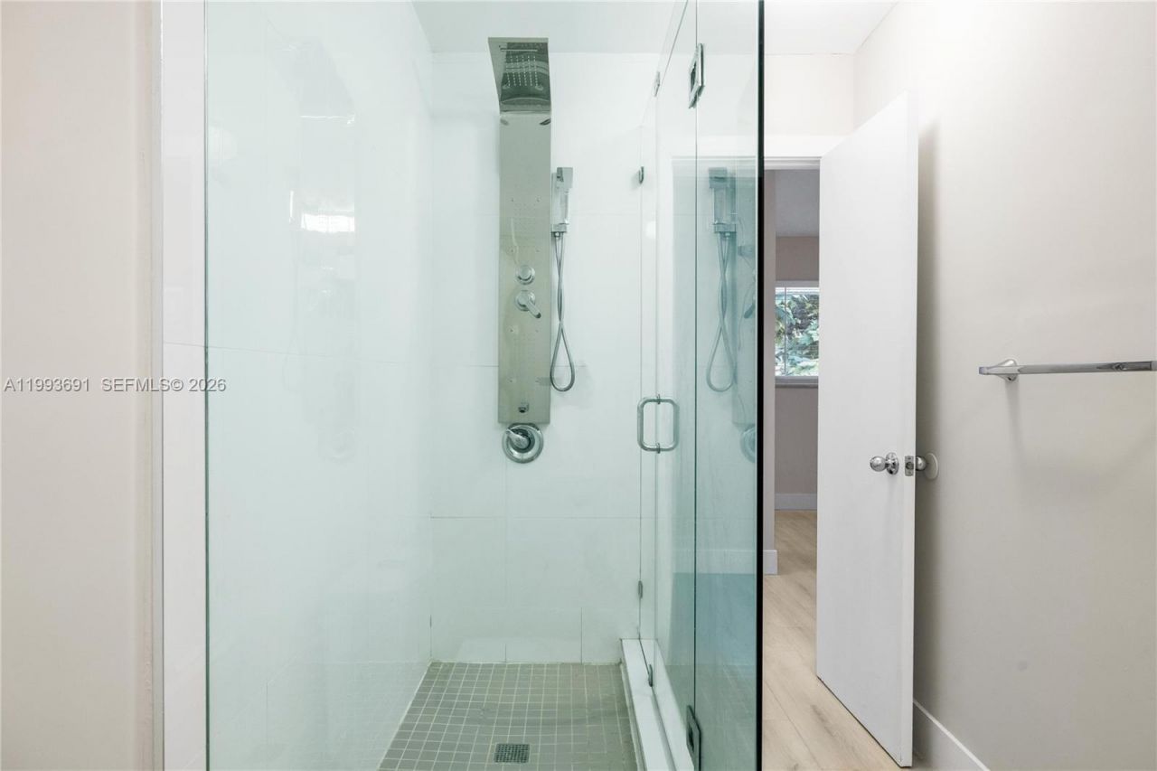 3056 Shipping Ave, Unit 2, Miami, FL 33133 Photo