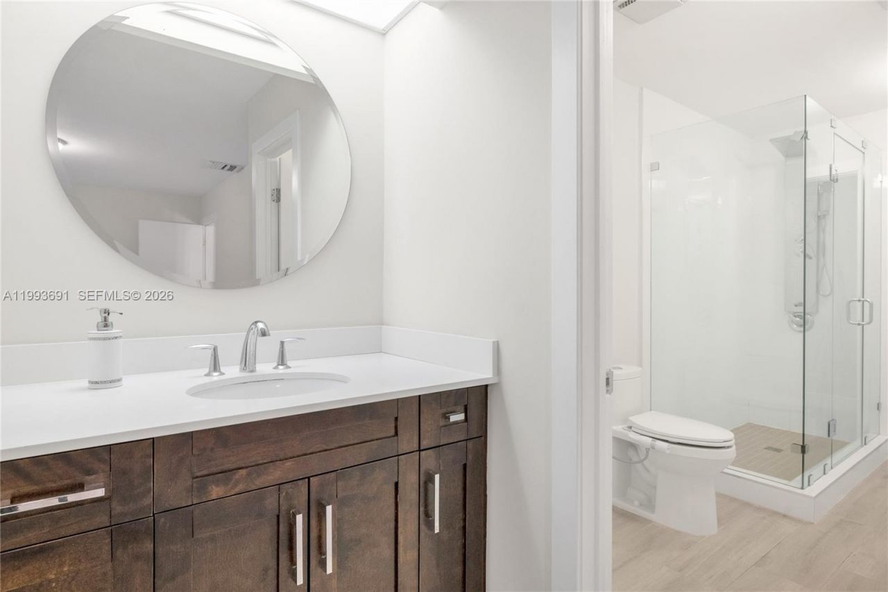 3056 Shipping Ave, Unit 2, Miami, FL 33133 Photo