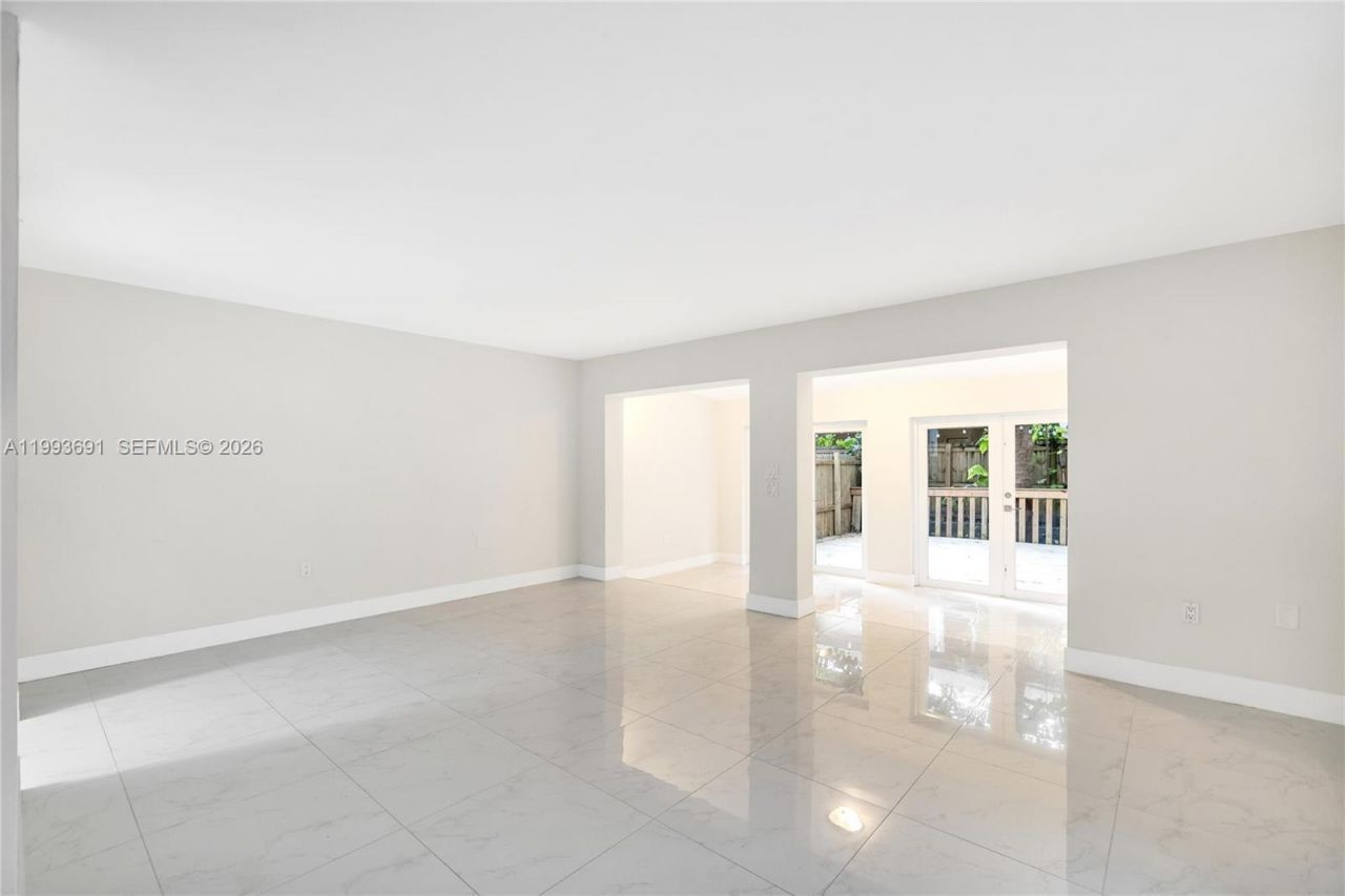 3056 Shipping Ave, Unit 2, Miami, FL 33133 Photo