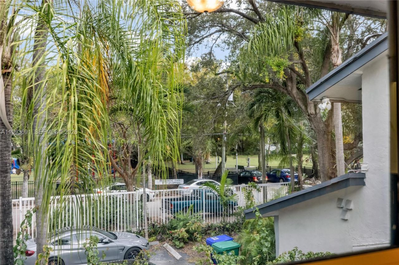 3056 Shipping Ave, Unit 2, Miami, FL 33133 Photo