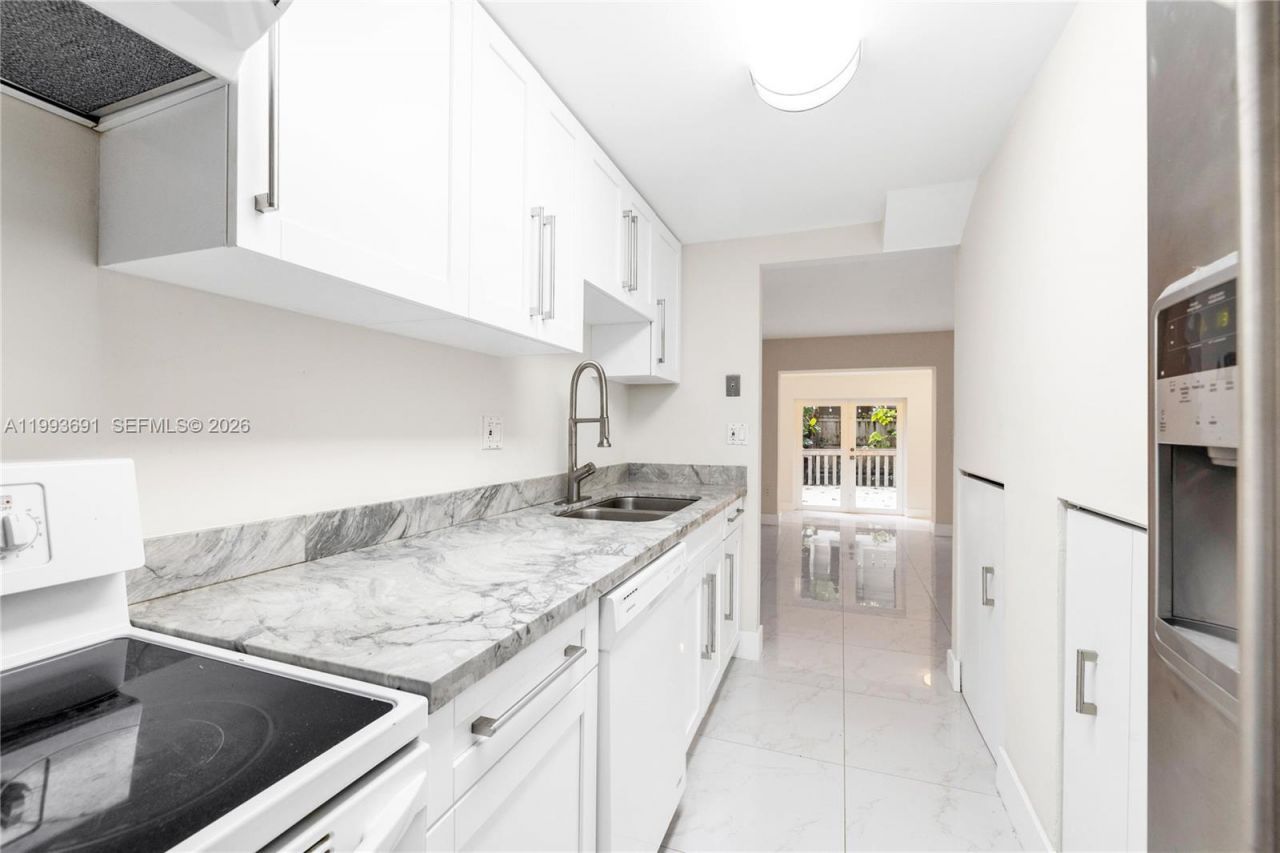 3056 Shipping Ave, Unit 2, Miami, FL 33133 Photo