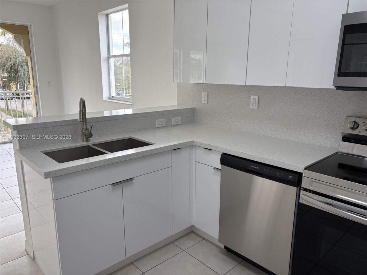 8842 W Flagler St , Unit 208, Miami, FL 33174 Photo