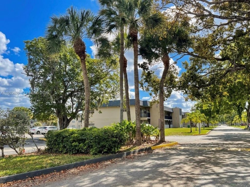 7900 S Colony Cir S, Unit 303, Tamarac, FL 33321 Photo
