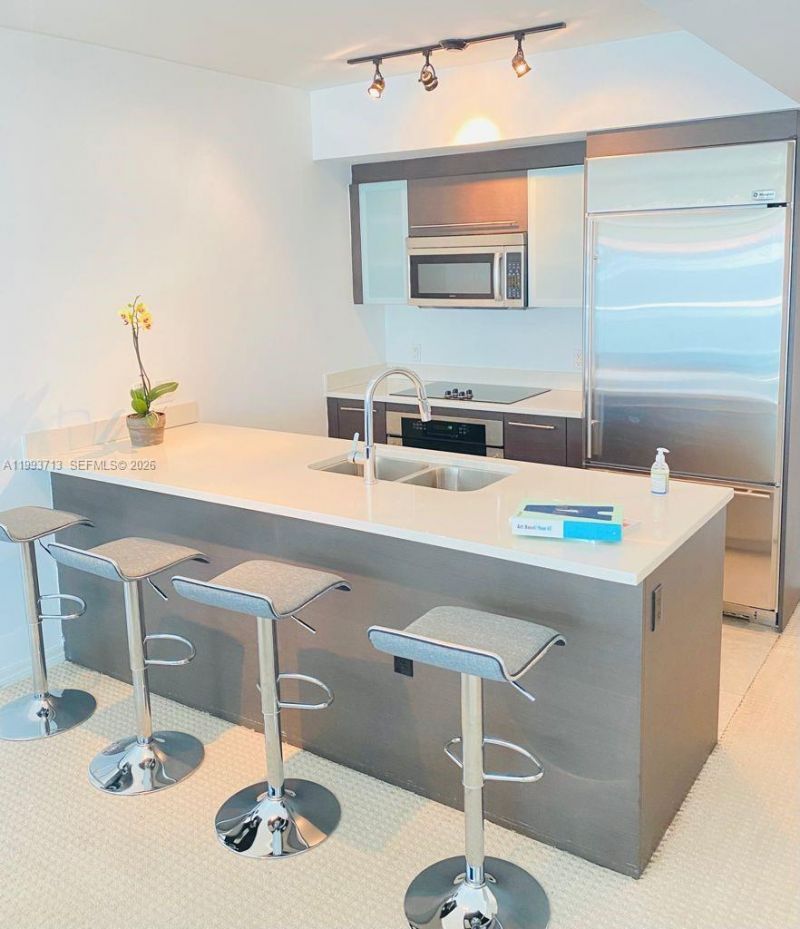 500 Brickell Ave, Unit 2708, Miami, FL 33131 Photo