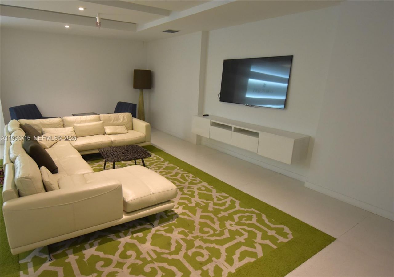 20301 W Country Club Dr , Unit 1425, Aventura, FL 33180 Photo