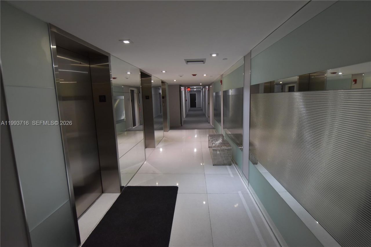 20301 W Country Club Dr , Unit 1425, Aventura, FL 33180 Photo