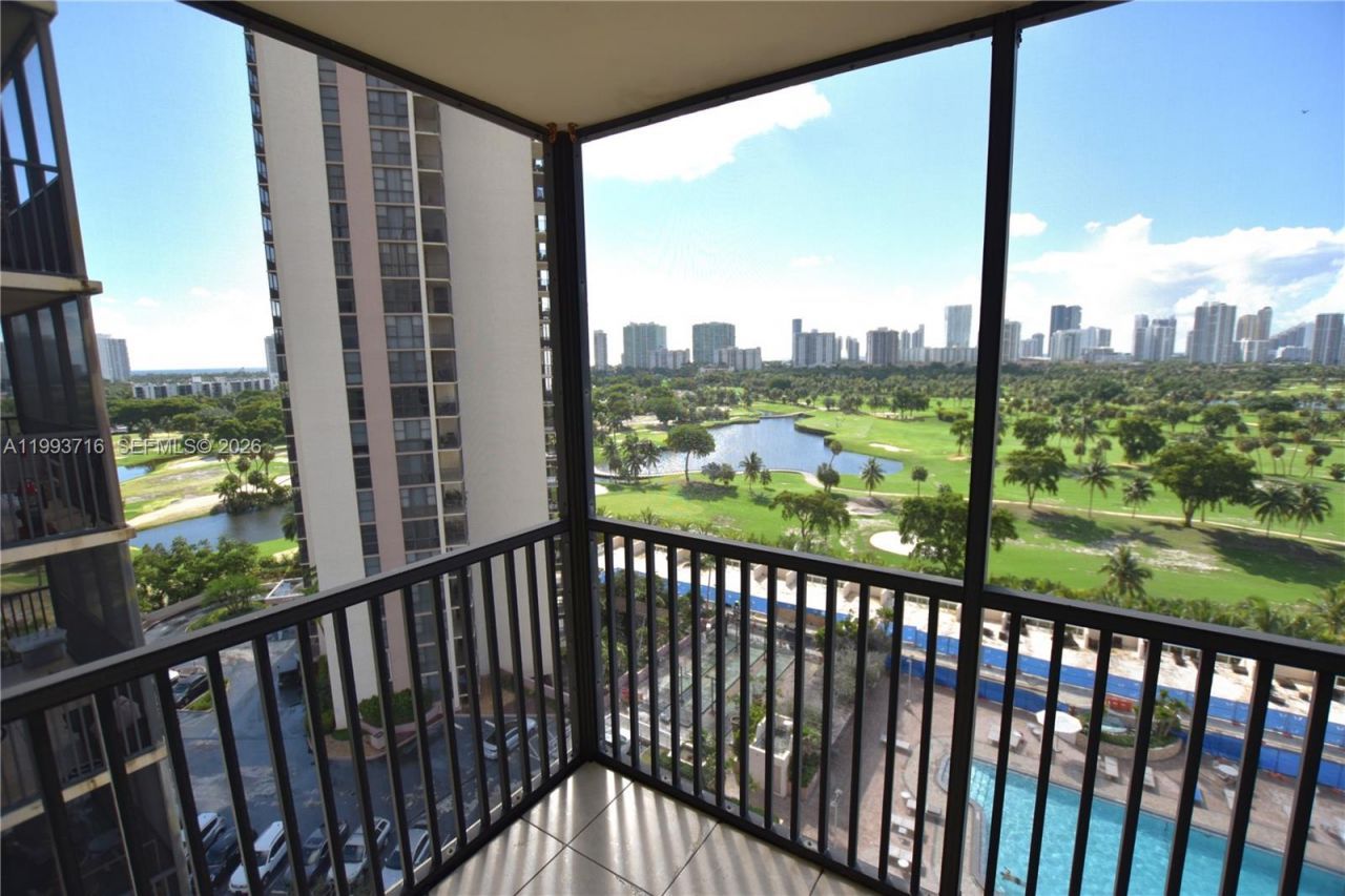 20301 W Country Club Dr , Unit 1425, Aventura, FL 33180 Photo