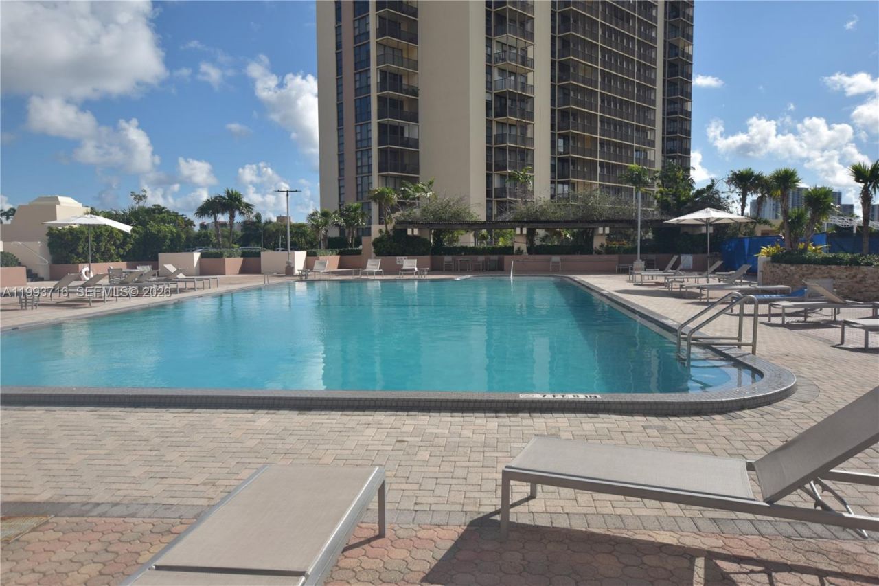 20301 W Country Club Dr , Unit 1425, Aventura, FL 33180 Photo