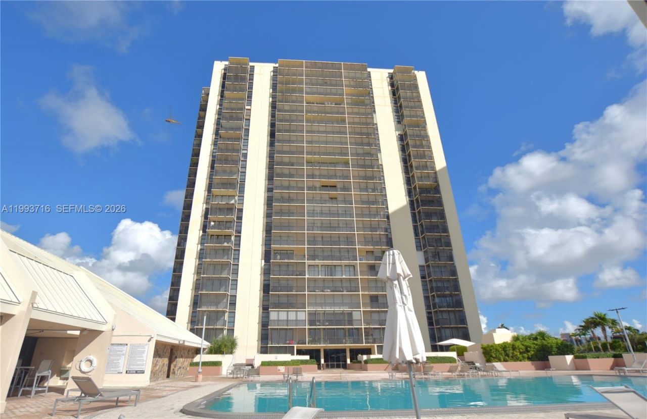 20301 W Country Club Dr , Unit 1425, Aventura, FL 33180 Photo