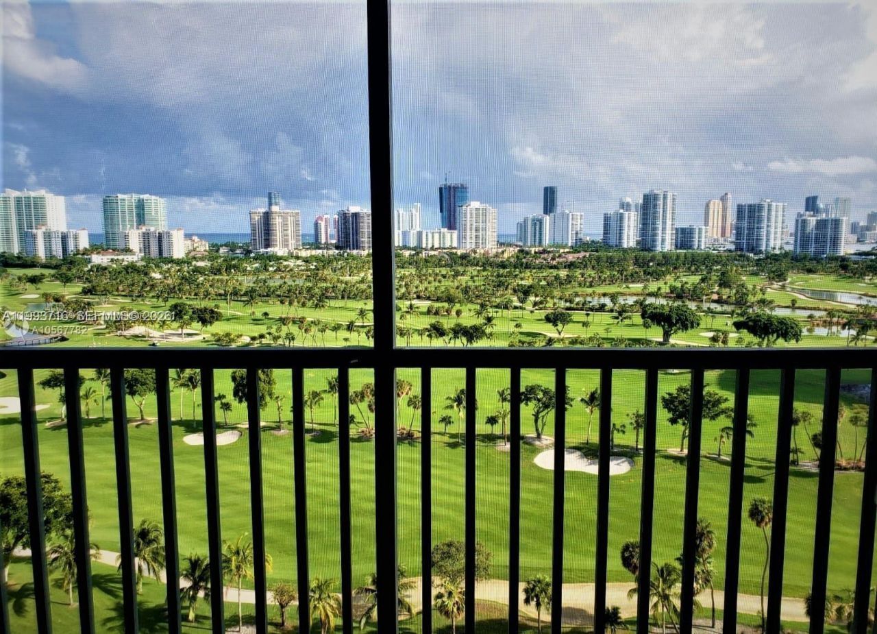 20301 W Country Club Dr , Unit 1425, Aventura, FL 33180 Photo