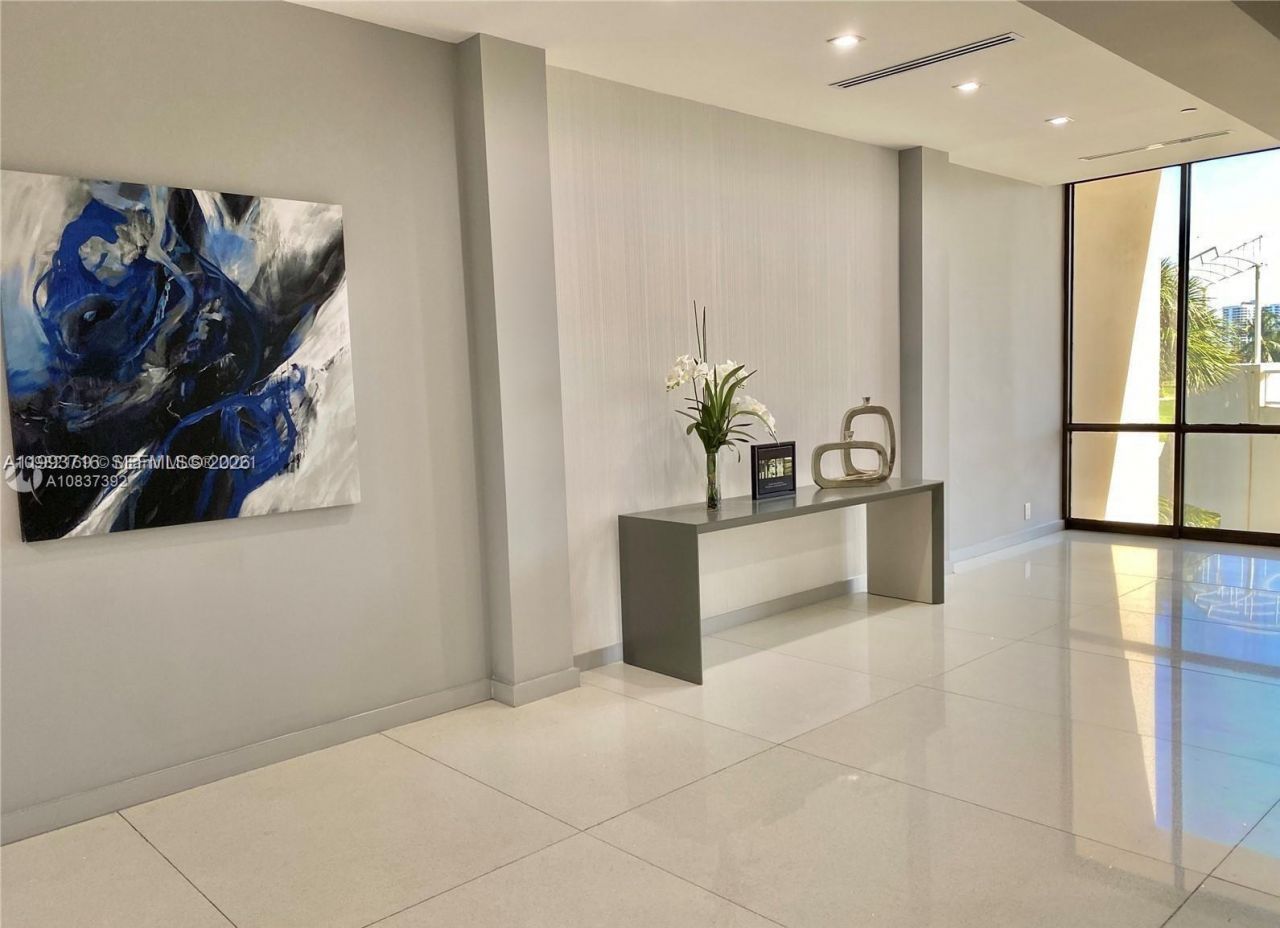 20301 W Country Club Dr , Unit 1425, Aventura, FL 33180 Photo