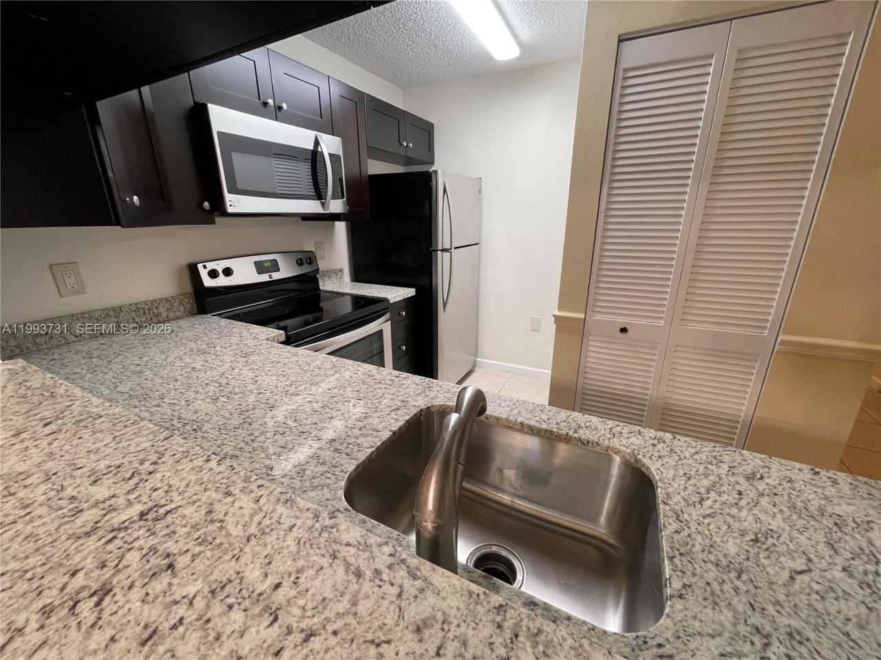 1204 Glenmoor Dr, Unit 1204, West Palm Beach, FL 33409 Photo