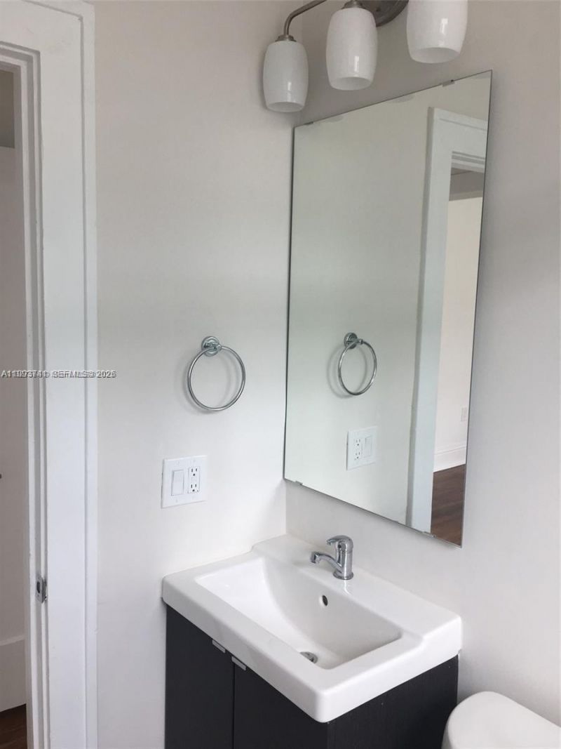 1618 Michigan Ave , Unit 22, Miami Beach, FL 33139 Photo