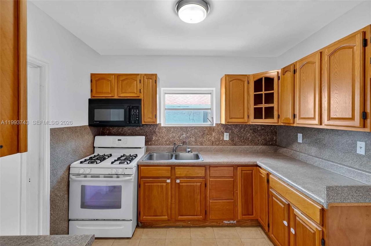 5900 NE 4th Ct , Miami, FL 33137 Photo