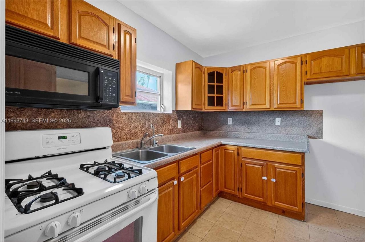 5900 NE 4th Ct , Miami, FL 33137 Photo